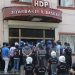 YENİLENDİ- İşgalci Türk polisi HDP binasını bastı