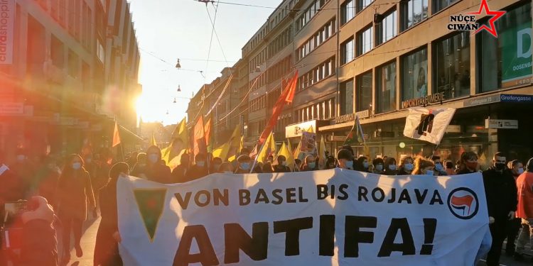 Dünya Kobanê gününde Basel’de coşkulu yürüyüş