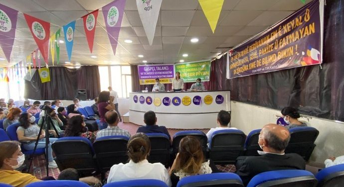 Cizîr gençliği tecride karşı panelde buluştu