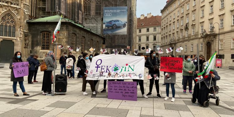 Genç kadınlar Viyana’dan seslendi: Kadın kırımına karşı özsavunmadayız!
