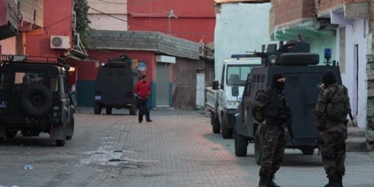 4 kentte siyasi soykırım operasyonu: 9 kişi gözaltına alındı
