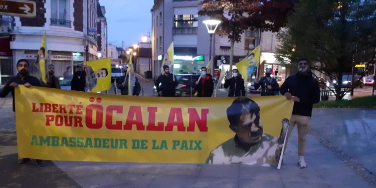 Mantes La Jolie’de “Öcalan’a Özgürlük” eylemleri sürüyor