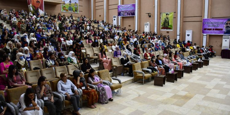 Genç Kadınlar mücadelenin düzeyini yükseltmeli