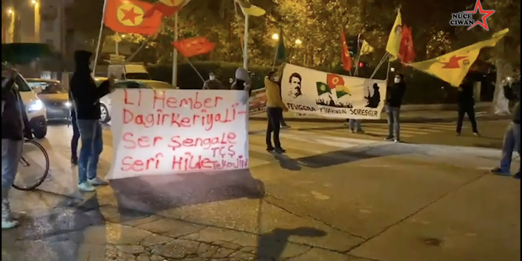 Marsilya’da gençlerden 75’nci fermana karşı sivil itaatsizlik eylemi