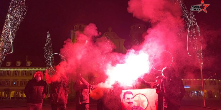 “1978’den 2020’ye PKK zafere yürüyor” – Stuttgart’ta PKK kutlaması