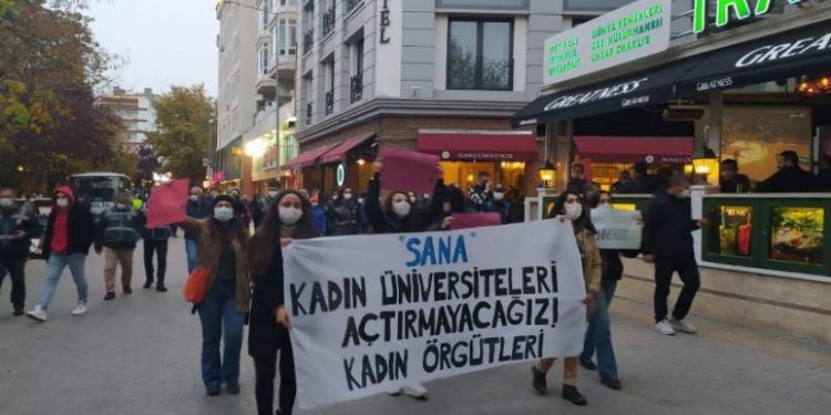 ‘AKP susacak kadınlar konuşacak’