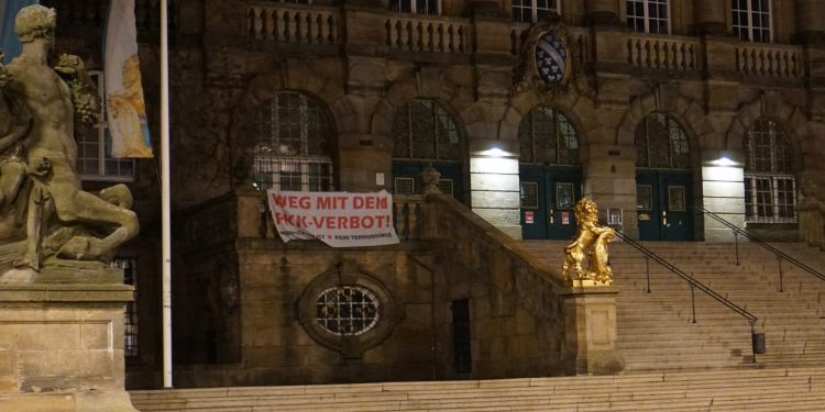 Kürt gençlerinden Kassel’de eylem: PKK hiçbir yerde yasaklanamaz