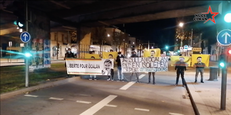 Bordeaux’da gençlerden sivil itaatsizlik eylemi