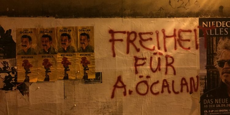 Avrupa’da pankart eylemleri sürüyor