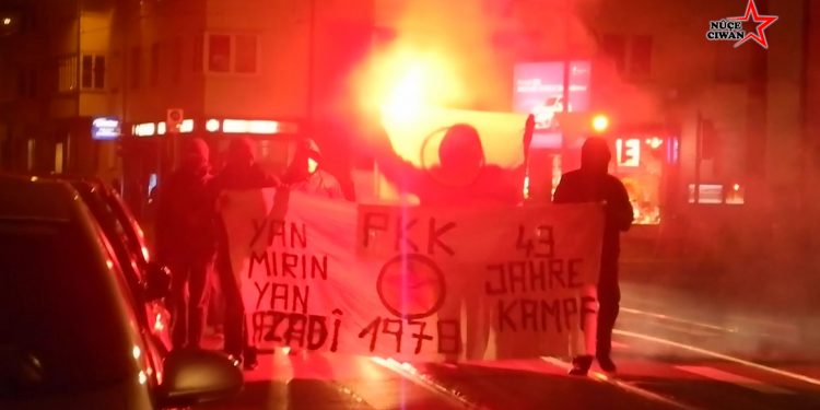 Kürt ve enternasyonalist gençlerden Köln’de PKK yürüyüşü