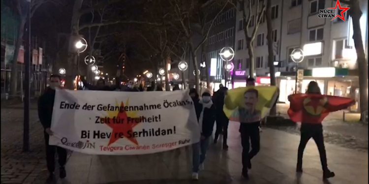 Dortmund’da gençler eylemde: “Her an eylem anı, her yer eylem yeri”