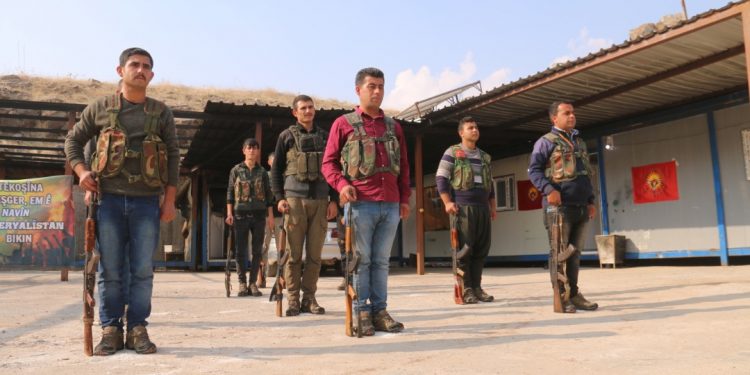 Kobanê’de gençlik akademisi 2. devresini mezun etti