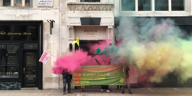 Londra’da Airbus silah şirketine protesto