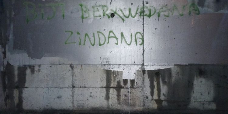 Zindanların direnişi İstanbul duvarlarına yazıldı