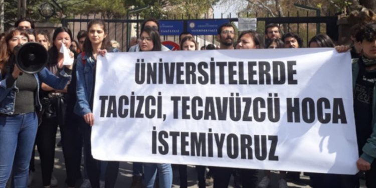 Tacize uğrayan genç kadınlar savcılığa başvurdu