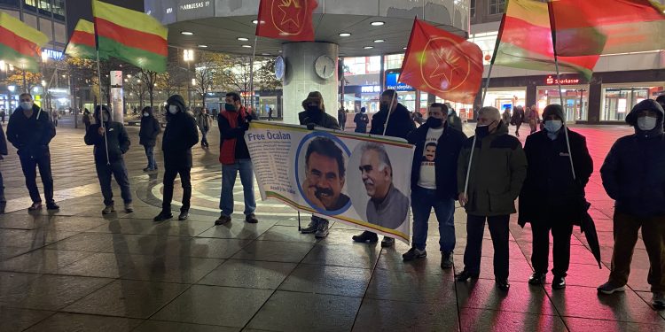 Gençler, “Öcalan’a Özgürlük” talebiyle Berlin’de eylem düzenledi