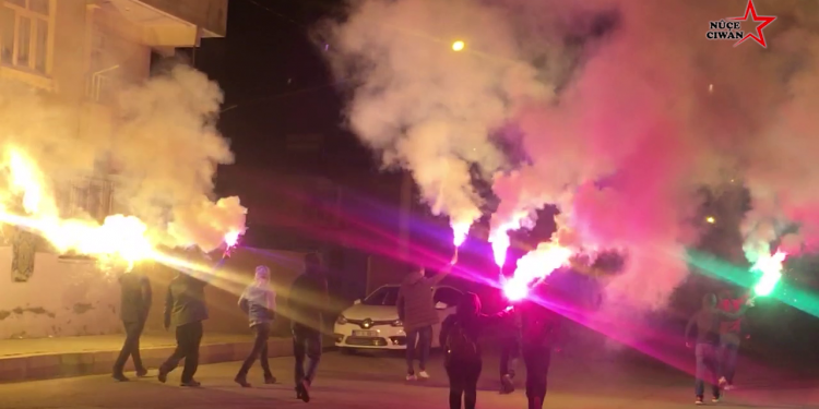 Gençlik Amed’de meşaleli yürüyüş yaptı