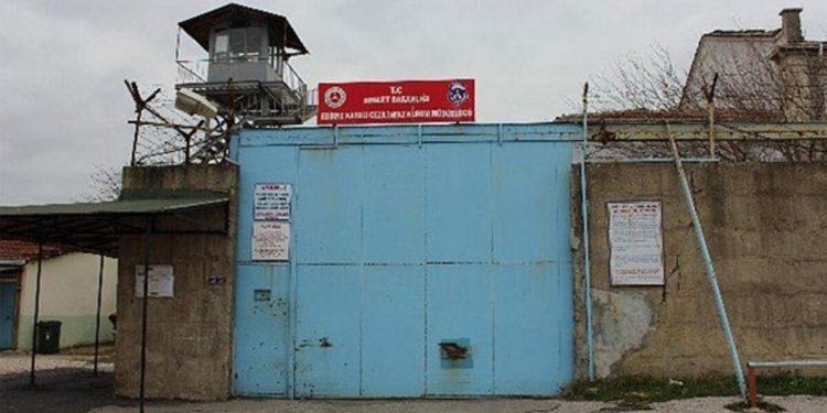 Hasta tutsak yaşamını yitirdi