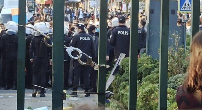 Size faşizmin resmini çizemem ama fotoğrafını gösterebilirim!