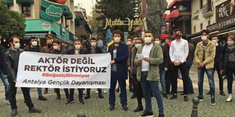Antalya Gençlik Dayanışması: AKP defol üniversiteler bizim