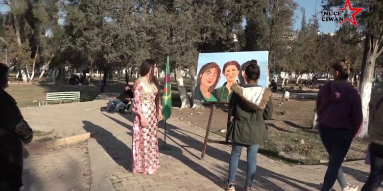 YJC, Paris’te katledilen 3 devrimci kadın için resim sergisi açtı