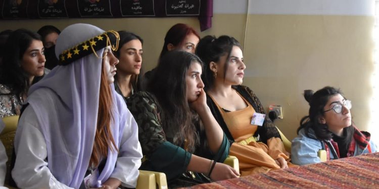 Jinên Ciwanên Tekoşer 3’üncü konferansını gerçekleştiriyor