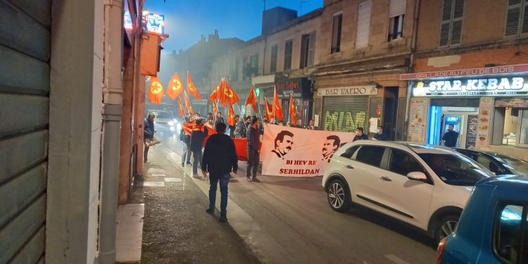 YENİLENDİ – Marsilya ve Paris’te gençlik işgal saldırılarına karşı alanlarda