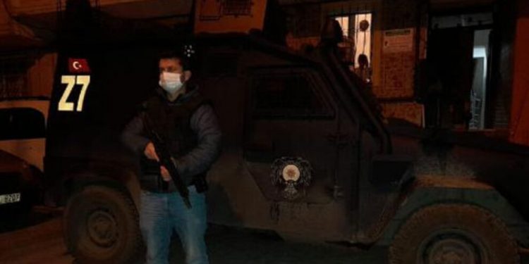 İstanbul’da 11 yurttaş rehin alındı