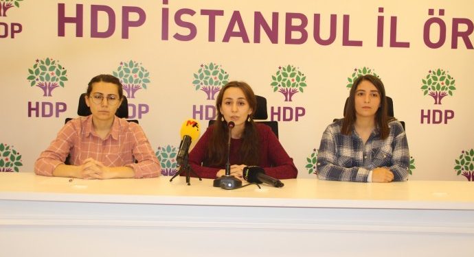 Genç kadınlar: İtaatkâr kadını yaratmak için eğitim sistemi kullanılıyor