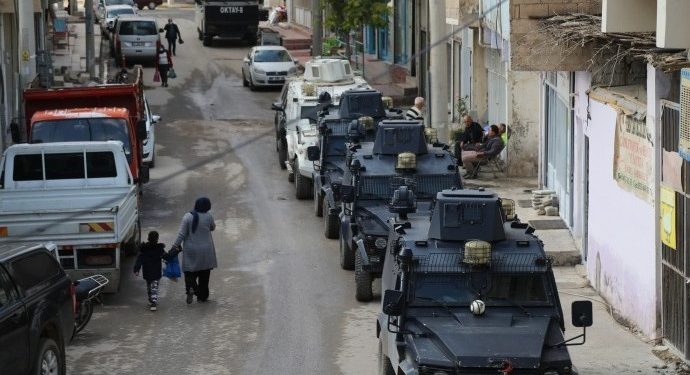 İşgalci Valilik Mêrdîn’i tecride aldı