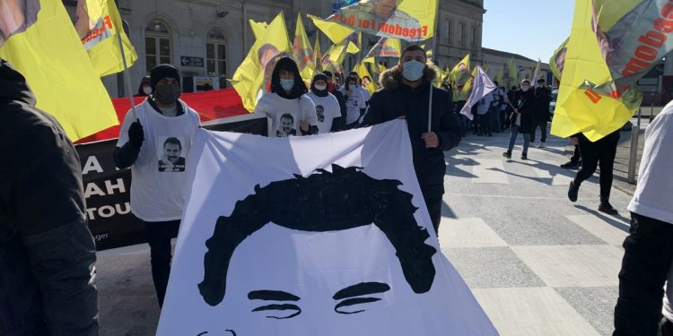 YENİLENDİ – Marsilya ve Paris’te gençlik işgal saldırılarına karşı alanlarda