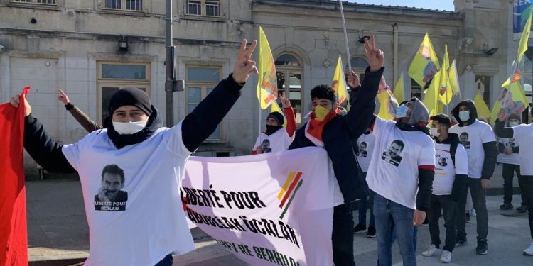 YENİLENDİ – Marsilya ve Paris’te gençlik işgal saldırılarına karşı alanlarda