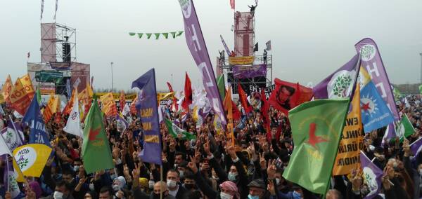 Yenikapı Newroz’u: Senin zindanların varsa, bizim de meydanlarımız var