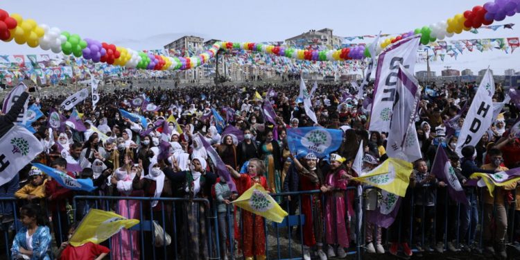 Şirnex’da halk Newroz alanında haykırıyor; “Bijî Serok Apo”