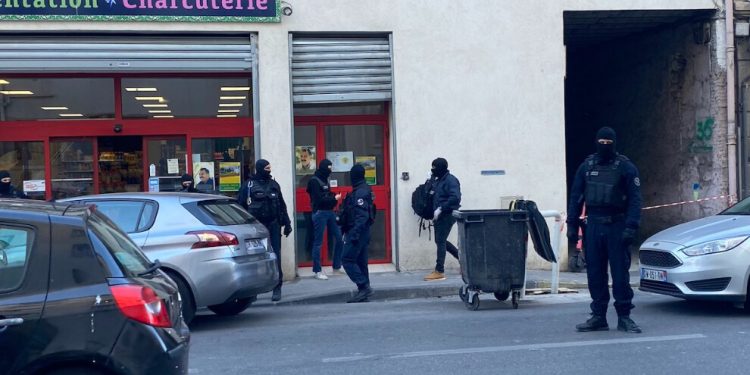 Paris ve Marsilya’da çok sayıda Kürt rehin alındı – YENİLENDİ