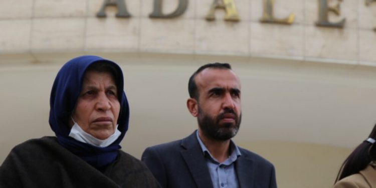 Anne Emine Şenyaşar ve oğlu Ferit Şenyaşar serbest bırakıldı