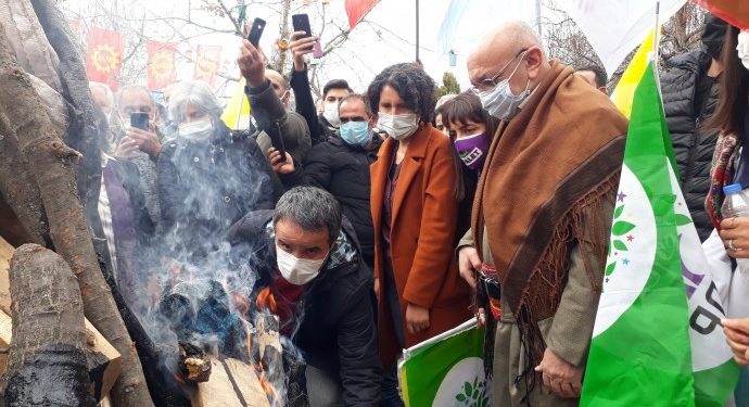 Dersim’de halk engel tanımadı, Newroz’u kutladı
