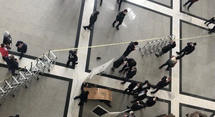 Adliyelerde intihar bitmiyor; Mübaşir yedinci kattan atlayarak intihar etti