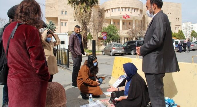 Eylemin 16’ncı gününde İzol ailesinden anne Emine Şenyaşar’a ziyaret