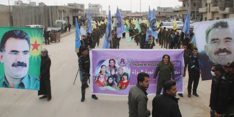 Devrim sahasında erkekler ‘kadın mücadelesi mücadelemizdir’ yürüyüşü yaptı