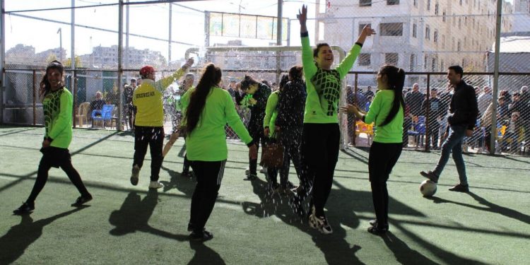 Heleb’de genç kadınlar 8 Mart vesilesiyle futbol maçı düzenledi