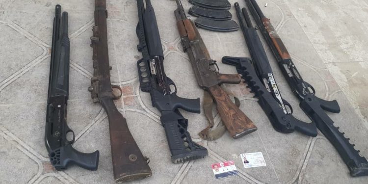 Tay mahallesinde Difa El Weteni çetelerine ait çok sayıda mühimmat ele geçirildi