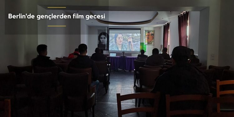 Berlin’de gençlerden film gecesi