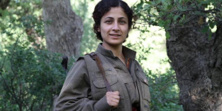 İşgalci askerler taziyevini basarak HPG/YJA Star gerillasının ailesine hakaret etti