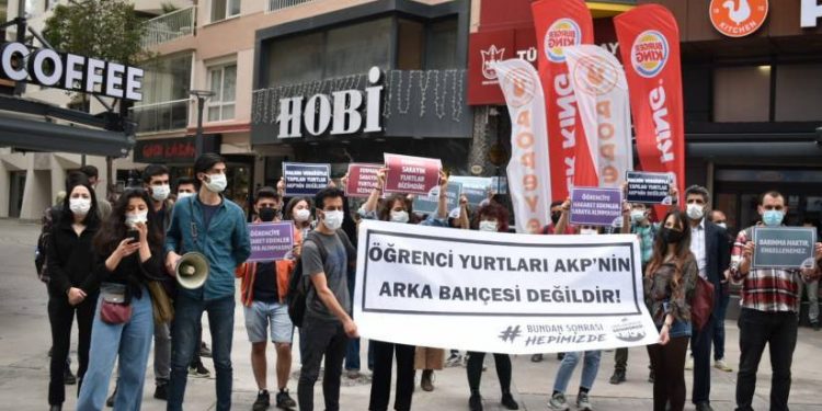 İzmir Üniversitesi Dayanışması: Öğrenci yurtları AKP’nin arka bahçesi değildir