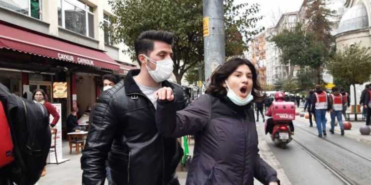 Boğaziçi’ne destek eyleminde polis tarafından darp edilen Öyküm Bozbay iç kanama geçirdi