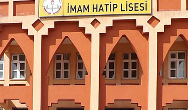 AKP dışında herkese korona tedbiri; imam hatip sınavlarının yüz yüze yapılması için özel izin