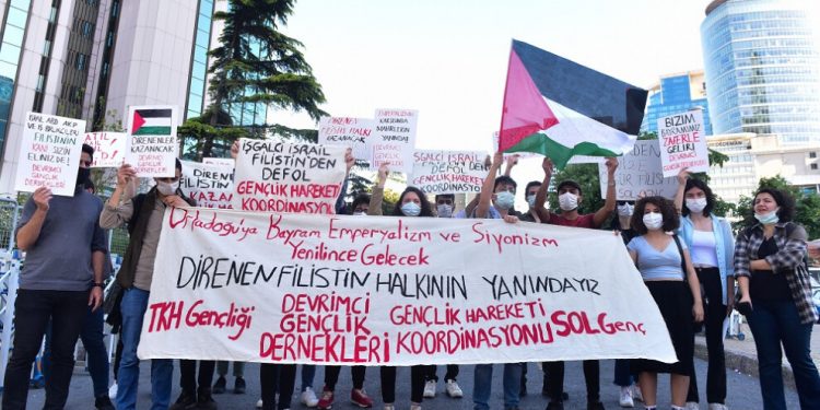 “68 gençliğin yolunda, Filistin halkının yanındayız”