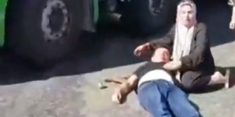 Kürt aile ırkçı saldırıya uğradı, 2 kişi ağır yaralı