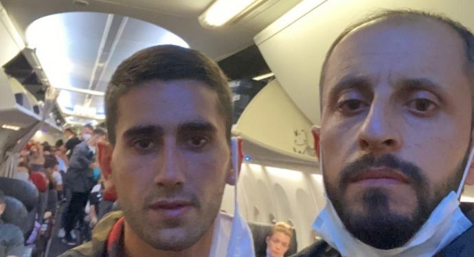 30 mülteci işkence ile uçağa bindirilerek Türkiye’ye gönderiliyor